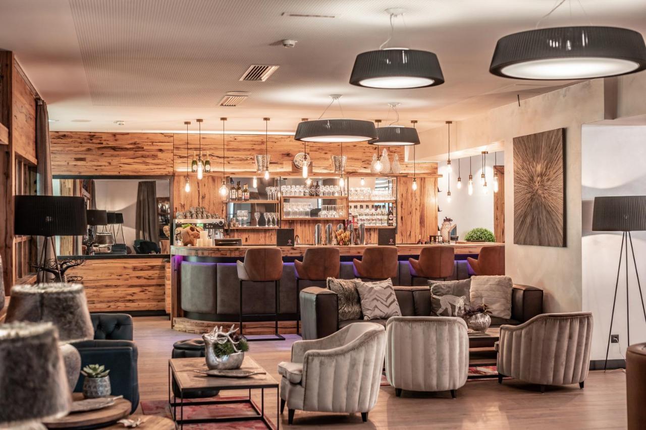 Hotel Adapura วาไกรน์ ภายนอก รูปภาพ