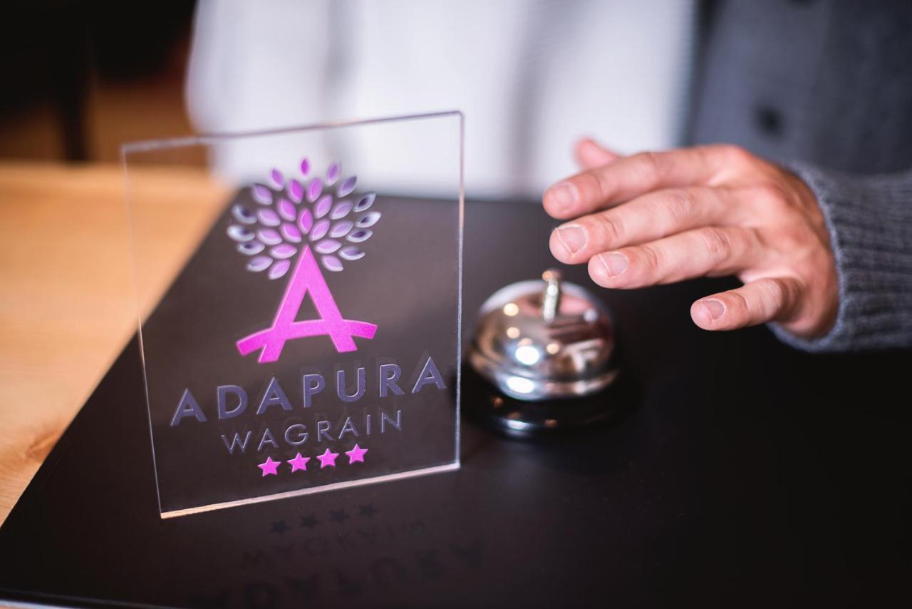 Hotel Adapura วาไกรน์ ภายนอก รูปภาพ