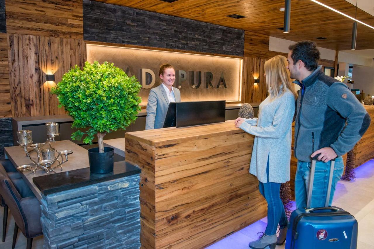 Hotel Adapura วาไกรน์ ภายนอก รูปภาพ