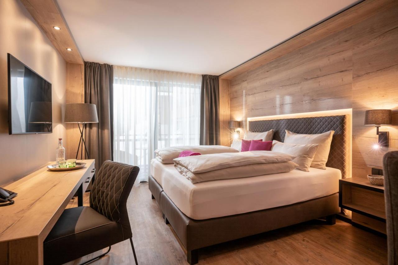 Hotel Adapura วาไกรน์ ภายนอก รูปภาพ