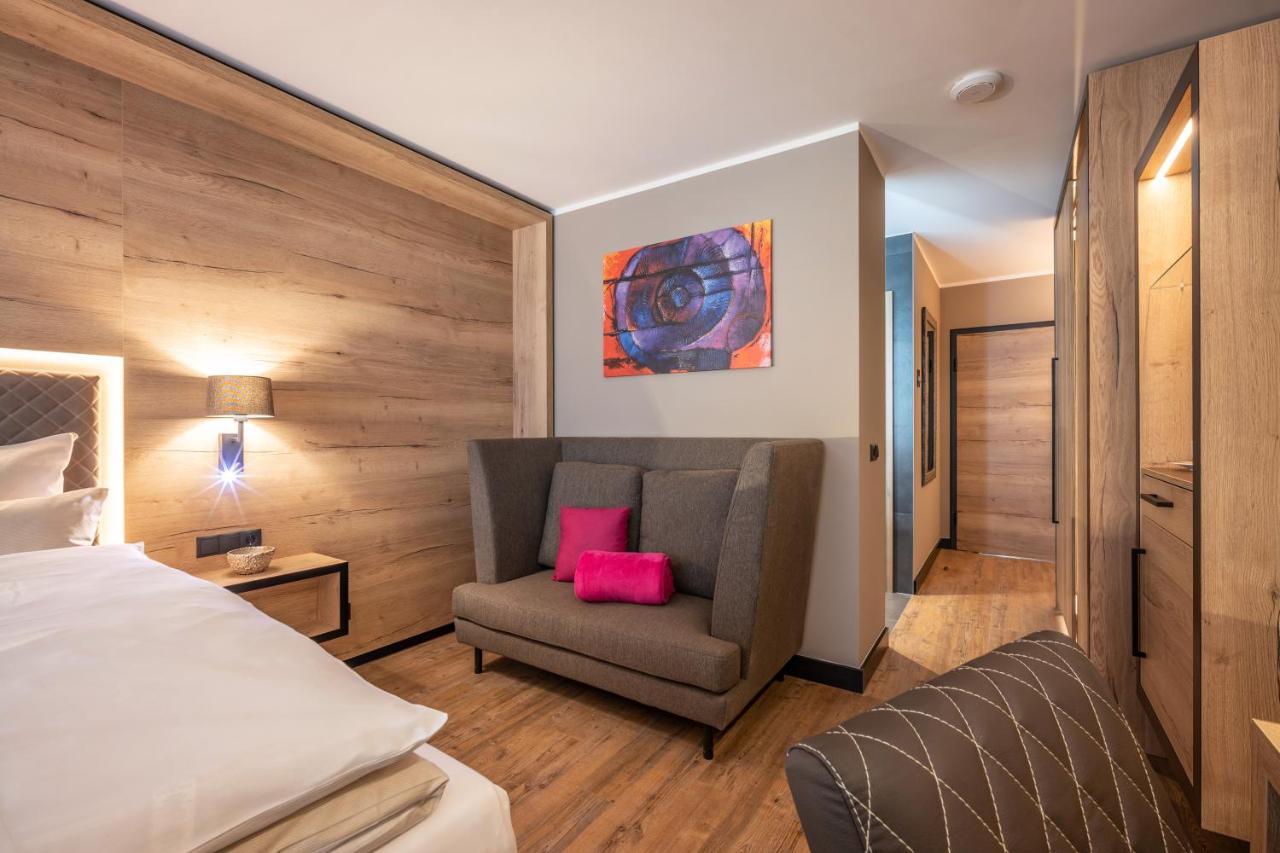 Hotel Adapura วาไกรน์ ภายนอก รูปภาพ