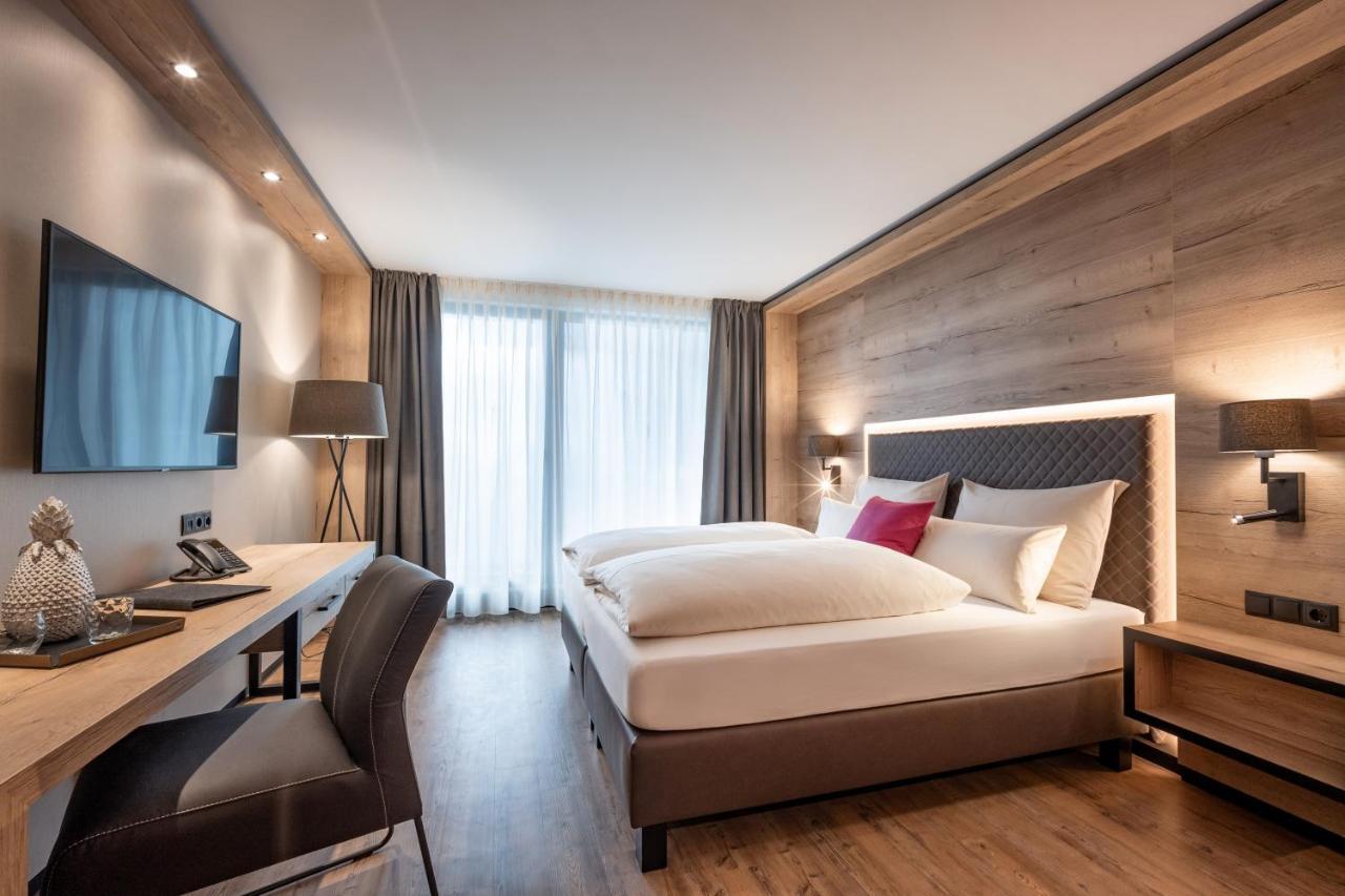 Hotel Adapura วาไกรน์ ภายนอก รูปภาพ